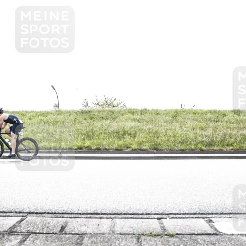 21.06.2026 - 29. Vierlanden-Triathlon H.Heesch http://msf.ph/oto/9895959 21.06.2026 10:57:34 Radfahren 16, 276, 623 meine-sportfotos.de