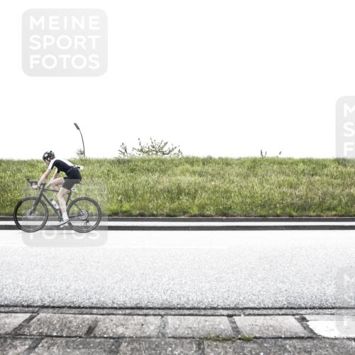 21.06.2026 - 29. Vierlanden-Triathlon H.Heesch http://msf.ph/oto/9895965 21.06.2026 10:58:32 Radfahren 136, 238, 606 meine-sportfotos.de