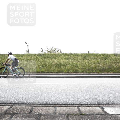 21.06.2026 - 29. Vierlanden-Triathlon H.Heesch http://msf.ph/oto/9895996 21.06.2026 11:02:46 Radfahren 105, 115, 213, 294, 524, 686 meine-sportfotos.de