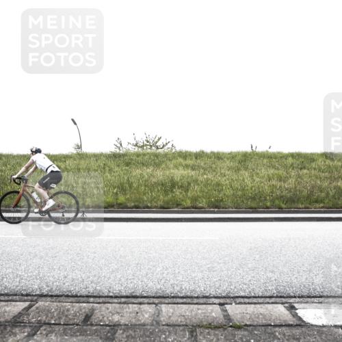 21.06.2026 - 29. Vierlanden-Triathlon H.Heesch http://msf.ph/oto/9896008 21.06.2026 11:03:33 Radfahren 48, 249, 482, 484, 546, 579 meine-sportfotos.de