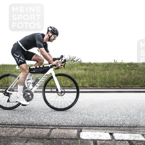 21.06.2026 - 29. Vierlanden-Triathlon H.Heesch http://msf.ph/oto/9896017 21.06.2026 09:37:46 Radfahren 5, 30, 69, 195 meine-sportfotos.de