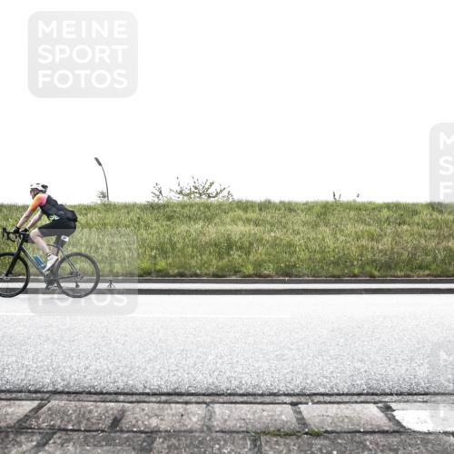 21.06.2026 - 29. Vierlanden-Triathlon H.Heesch http://msf.ph/oto/9896020 21.06.2026 11:04:54 Radfahren 46, 64, 291, 441, 523, 556, 739 meine-sportfotos.de
