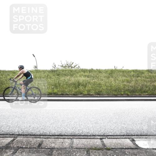 21.06.2026 - 29. Vierlanden-Triathlon H.Heesch http://msf.ph/oto/9896022 21.06.2026 11:05:30 Radfahren 605, 742 meine-sportfotos.de