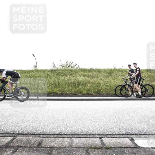 21.06.2026 - 29. Vierlanden-Triathlon H.Heesch http://msf.ph/oto/9896033 21.06.2026 11:06:29 Radfahren 71, 174, 199, 510, 668, 721, 745 meine-sportfotos.de