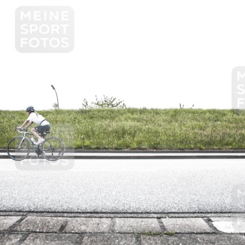 21.06.2026 - 29. Vierlanden-Triathlon H.Heesch http://msf.ph/oto/9896058 21.06.2026 11:11:27 Radfahren 489 meine-sportfotos.de