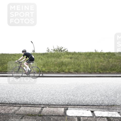 21.06.2026 - 29. Vierlanden-Triathlon H.Heesch http://msf.ph/oto/9896075 21.06.2026 09:40:54 Radfahren 36, 64, 115 meine-sportfotos.de