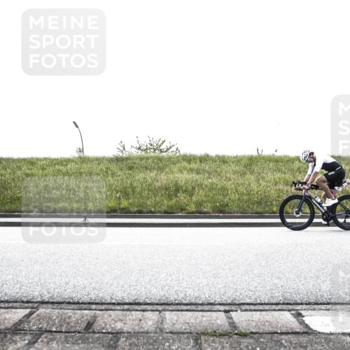 21.06.2026 - 29. Vierlanden-Triathlon H.Heesch http://msf.ph/oto/9896080 21.06.2026 11:13:36 Radfahren 91, 103, 153, 223, 266, 643, 652, 727 meine-sportfotos.de