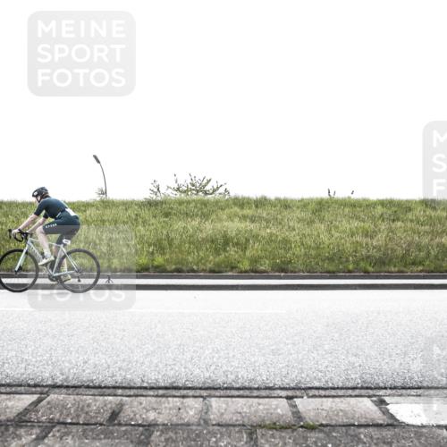21.06.2026 - 29. Vierlanden-Triathlon H.Heesch http://msf.ph/oto/9896098 21.06.2026 11:15:35 Radfahren 17, 224, 734, 737 meine-sportfotos.de