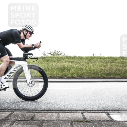 21.06.2026 - 29. Vierlanden-Triathlon H.Heesch http://msf.ph/oto/9896106 21.06.2026 11:17:08 Radfahren 227, 267 meine-sportfotos.de