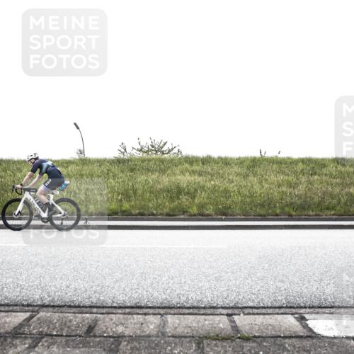 21.06.2026 - 29. Vierlanden-Triathlon H.Heesch http://msf.ph/oto/9896108 21.06.2026 11:17:19 Radfahren 227, 289 meine-sportfotos.de