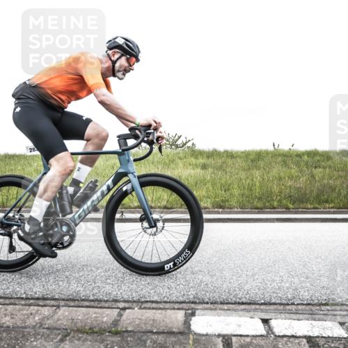 21.06.2026 - 29. Vierlanden-Triathlon H.Heesch http://msf.ph/oto/9896143 21.06.2026 09:44:12 Radfahren 76, 283, 299 meine-sportfotos.de