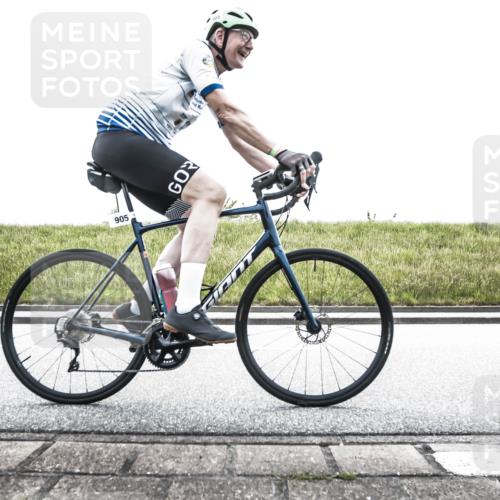 21.06.2026 - 29. Vierlanden-Triathlon H.Heesch http://msf.ph/oto/9896160 21.06.2026 11:27:22 Radfahren 901, 905 meine-sportfotos.de
