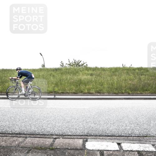 21.06.2026 - 29. Vierlanden-Triathlon H.Heesch http://msf.ph/oto/9896165 21.06.2026 09:45:04 Radfahren 24, 30, 284 meine-sportfotos.de