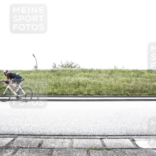 21.06.2026 - 29. Vierlanden-Triathlon H.Heesch http://msf.ph/oto/9896172 21.06.2026 11:29:52 Radfahren 126, 146, 637 meine-sportfotos.de
