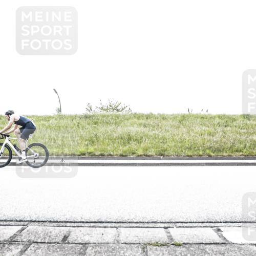 21.06.2026 - 29. Vierlanden-Triathlon H.Heesch http://msf.ph/oto/9896205 21.06.2026 11:38:38 Radfahren 15, 253, 673 meine-sportfotos.de