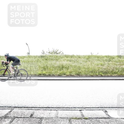 21.06.2026 - 29. Vierlanden-Triathlon H.Heesch http://msf.ph/oto/9896211 21.06.2026 11:40:01 Radfahren 641, 647, 685, 721, 739, 830 meine-sportfotos.de