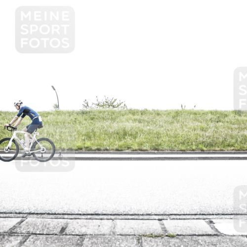 21.06.2026 - 29. Vierlanden-Triathlon H.Heesch http://msf.ph/oto/9896215 21.06.2026 11:40:08 Radfahren 87, 641, 739, 850 meine-sportfotos.de