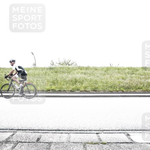 21.06.2026 - 29. Vierlanden-Triathlon H.Heesch http://msf.ph/oto/9896238 21.06.2026 11:42:06 Radfahren 256, 302, 808 meine-sportfotos.de