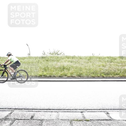 21.06.2026 - 29. Vierlanden-Triathlon H.Heesch http://msf.ph/oto/9896242 21.06.2026 11:42:11 Radfahren 256, 302, 808 meine-sportfotos.de