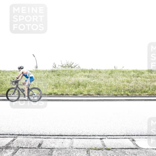 21.06.2026 - 29. Vierlanden-Triathlon H.Heesch http://msf.ph/oto/9896258 21.06.2026 11:42:40 Radfahren 158, 223, 650, 718, 727, 740, 757 meine-sportfotos.de