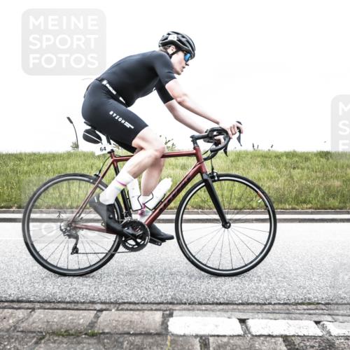 21.06.2026 - 29. Vierlanden-Triathlon H.Heesch http://msf.ph/oto/9896261 21.06.2026 09:49:49 Radfahren 8, 46, 64, 272 meine-sportfotos.de