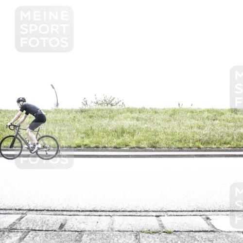 21.06.2026 - 29. Vierlanden-Triathlon H.Heesch http://msf.ph/oto/9896266 21.06.2026 11:42:55 Radfahren 632, 633, 699, 729 meine-sportfotos.de