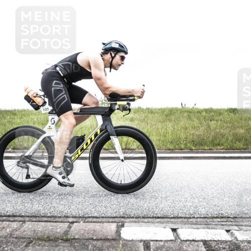 21.06.2026 - 29. Vierlanden-Triathlon H.Heesch http://msf.ph/oto/9896271 21.06.2026 09:50:15 Radfahren 31, 37, 93, 123, 1354 meine-sportfotos.de
