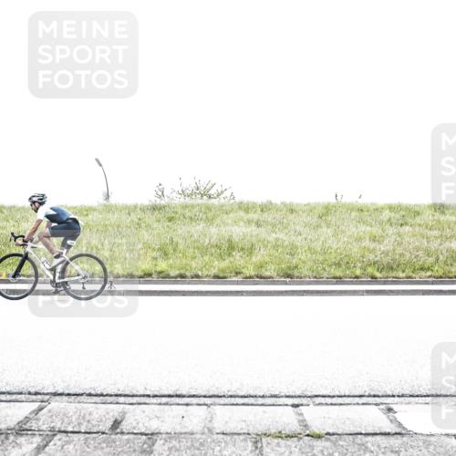 21.06.2026 - 29. Vierlanden-Triathlon H.Heesch http://msf.ph/oto/9896274 21.06.2026 11:43:05 Radfahren 699, 728, 729 meine-sportfotos.de