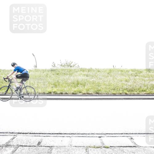 21.06.2026 - 29. Vierlanden-Triathlon H.Heesch http://msf.ph/oto/9896304 21.06.2026 11:44:00 Radfahren 22, 123, 822 meine-sportfotos.de