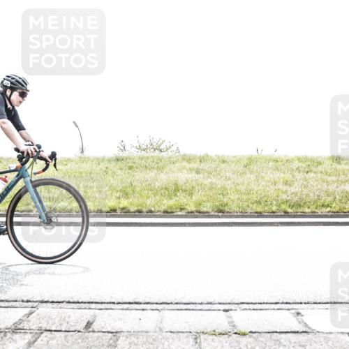 21.06.2026 - 29. Vierlanden-Triathlon H.Heesch http://msf.ph/oto/9896327 21.06.2026 11:44:55 Radfahren 238, 291, 672 meine-sportfotos.de