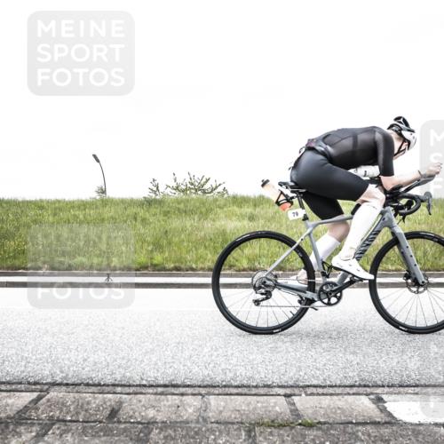 21.06.2026 - 29. Vierlanden-Triathlon H.Heesch http://msf.ph/oto/9896328 21.06.2026 09:53:32 Radfahren 51, 74, 79, 183, 219, 268, 302 meine-sportfotos.de