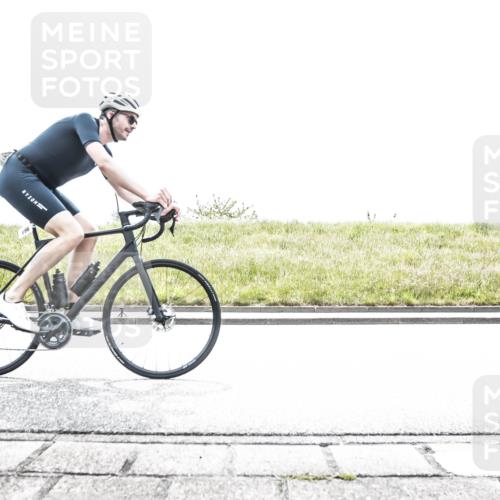 21.06.2026 - 29. Vierlanden-Triathlon H.Heesch http://msf.ph/oto/9896333 21.06.2026 11:45:02 Radfahren 238, 255, 696 meine-sportfotos.de