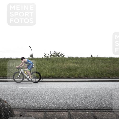 21.06.2026 - 29. Vierlanden-Triathlon H.Heesch http://msf.ph/oto/9896348 21.06.2026 12:34:56 Radfahren 819, 934 meine-sportfotos.de