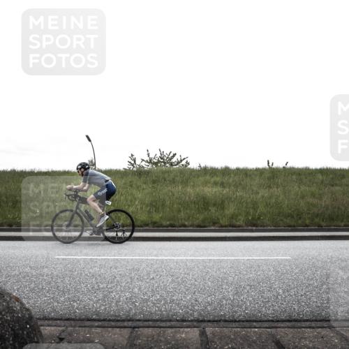 21.06.2026 - 29. Vierlanden-Triathlon H.Heesch http://msf.ph/oto/9896350 21.06.2026 12:34:59 Radfahren 819 meine-sportfotos.de