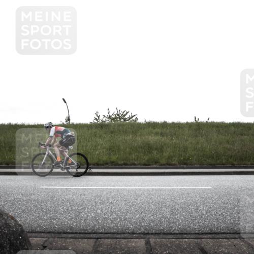 21.06.2026 - 29. Vierlanden-Triathlon H.Heesch http://msf.ph/oto/9896368 21.06.2026 12:36:02 Radfahren 781, 786 meine-sportfotos.de