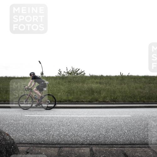 21.06.2026 - 29. Vierlanden-Triathlon H.Heesch http://msf.ph/oto/9896390 21.06.2026 12:36:53 Radfahren 670, 766 meine-sportfotos.de