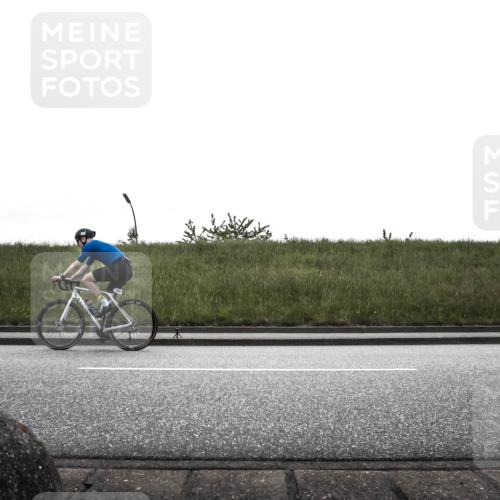 21.06.2026 - 29. Vierlanden-Triathlon H.Heesch http://msf.ph/oto/9896392 21.06.2026 12:36:58 Radfahren 670 meine-sportfotos.de