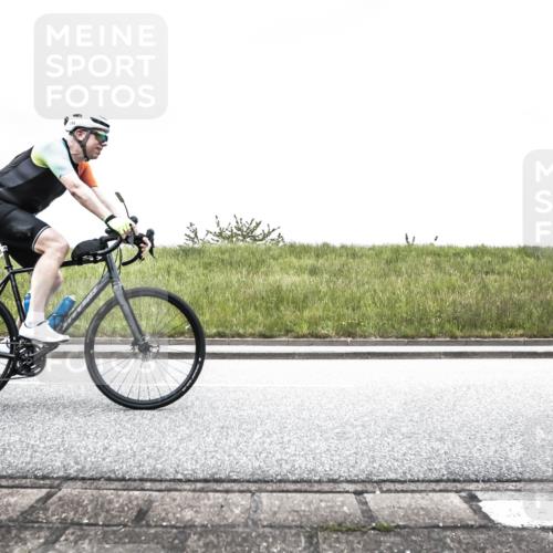 21.06.2026 - 29. Vierlanden-Triathlon H.Heesch http://msf.ph/oto/9896403 21.06.2026 09:56:35 Radfahren 103, 259, 291 meine-sportfotos.de