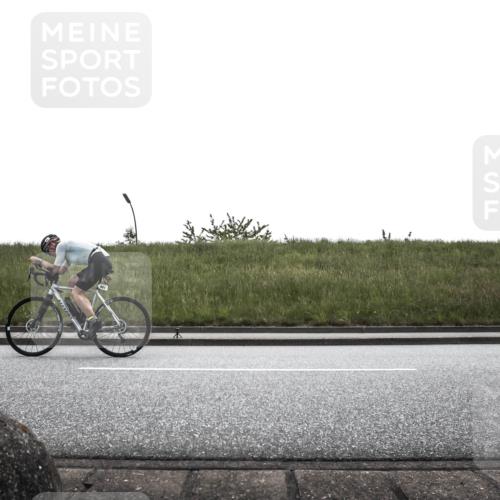 21.06.2026 - 29. Vierlanden-Triathlon H.Heesch http://msf.ph/oto/9896437 21.06.2026 12:41:26 Radfahren 878, 881 meine-sportfotos.de