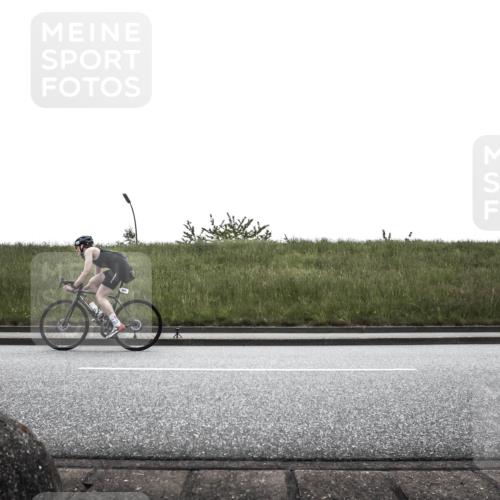 21.06.2026 - 29. Vierlanden-Triathlon H.Heesch http://msf.ph/oto/9896447 21.06.2026 12:42:01 Radfahren 885 meine-sportfotos.de
