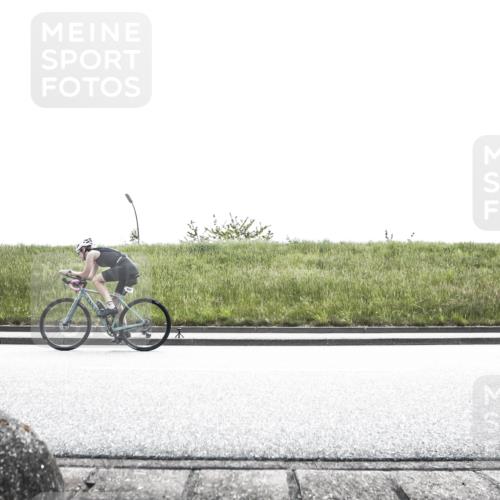 21.06.2026 - 29. Vierlanden-Triathlon H.Heesch http://msf.ph/oto/9896463 21.06.2026 12:45:37 Radfahren 890 meine-sportfotos.de