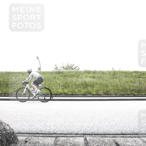 21.06.2026 - 29. Vierlanden-Triathlon H.Heesch http://msf.ph/oto/9896469 21.06.2026 12:45:50 Radfahren 818, 833, 834, 856, 861, 874 meine-sportfotos.de