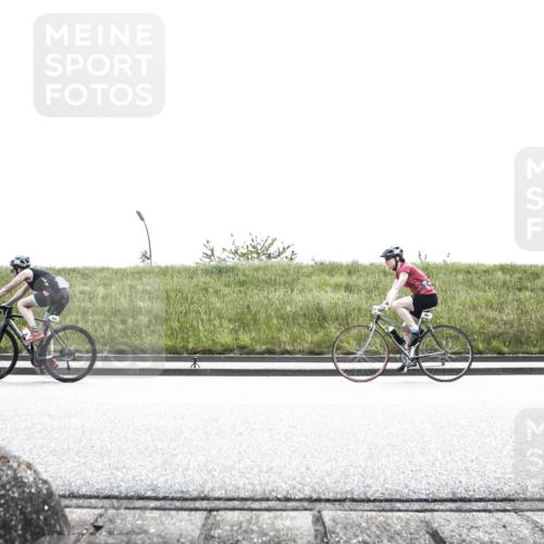 21.06.2026 - 29. Vierlanden-Triathlon H.Heesch http://msf.ph/oto/9896471 21.06.2026 12:45:53 Radfahren 748, 856, 861, 874 meine-sportfotos.de