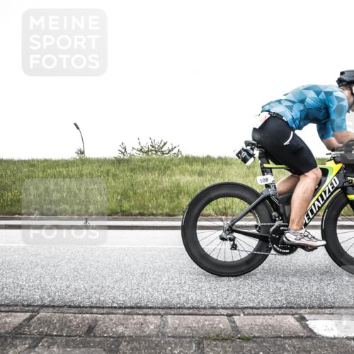21.06.2026 - 29. Vierlanden-Triathlon H.Heesch http://msf.ph/oto/9896498 21.06.2026 10:01:19 Radfahren 43, 108, 378, 382 meine-sportfotos.de