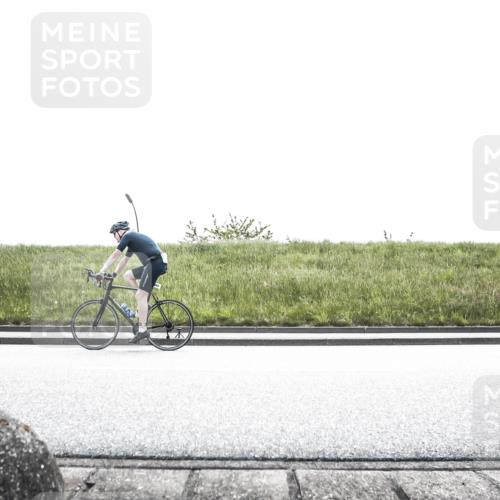 21.06.2026 - 29. Vierlanden-Triathlon H.Heesch http://msf.ph/oto/9896538 21.06.2026 12:52:41 Radfahren 662, 832 meine-sportfotos.de