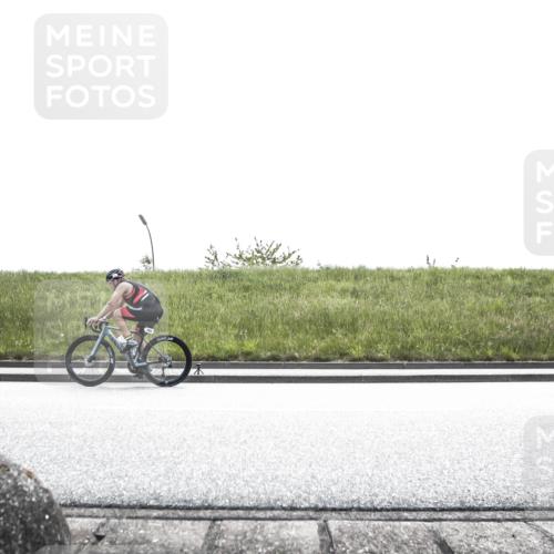 21.06.2026 - 29. Vierlanden-Triathlon H.Heesch http://msf.ph/oto/9896547 21.06.2026 12:55:11 Radfahren 850 meine-sportfotos.de