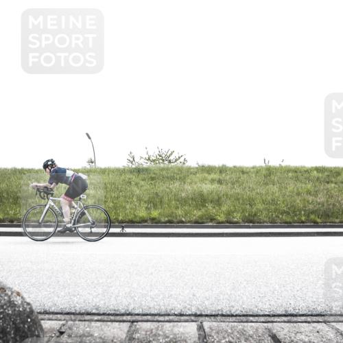 21.06.2026 - 29. Vierlanden-Triathlon H.Heesch http://msf.ph/oto/9896549 21.06.2026 12:56:03 Radfahren 851 meine-sportfotos.de