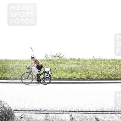 21.06.2026 - 29. Vierlanden-Triathlon H.Heesch http://msf.ph/oto/9896565 21.06.2026 12:58:06 Radfahren 984 meine-sportfotos.de