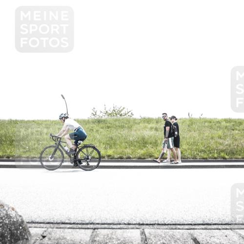21.06.2026 - 29. Vierlanden-Triathlon H.Heesch http://msf.ph/oto/9896571 21.06.2026 12:58:27 Radfahren 888 meine-sportfotos.de