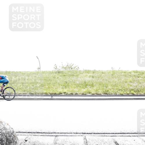 21.06.2026 - 29. Vierlanden-Triathlon H.Heesch http://msf.ph/oto/9896582 21.06.2026 12:59:47 Radfahren 990, 995, 1001, 1008, 1011 meine-sportfotos.de